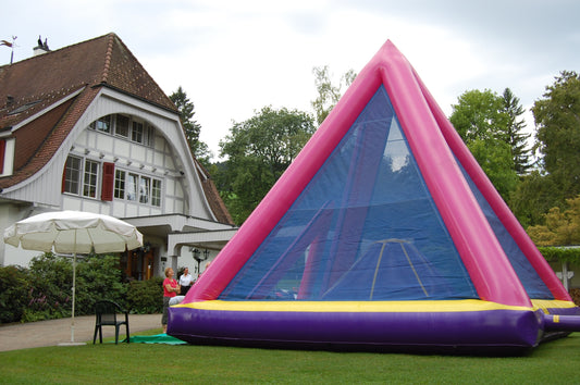 Hüpfburg Pyramide