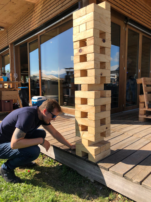 Jenga Mega / gross mit 78 Klötzen