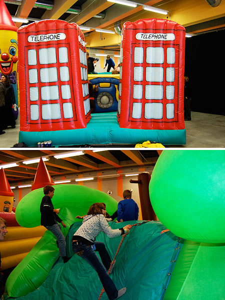 Hüpfburg / Telefon-Spiel